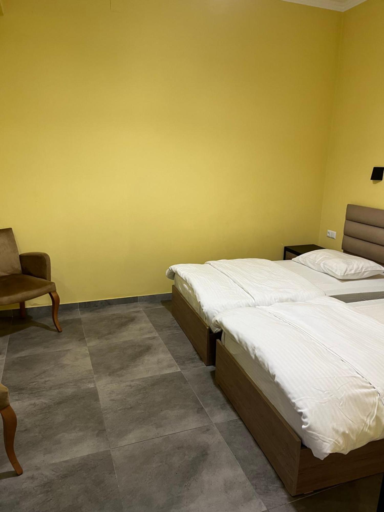 Westay Hotel Тбілісі Екстер'єр фото