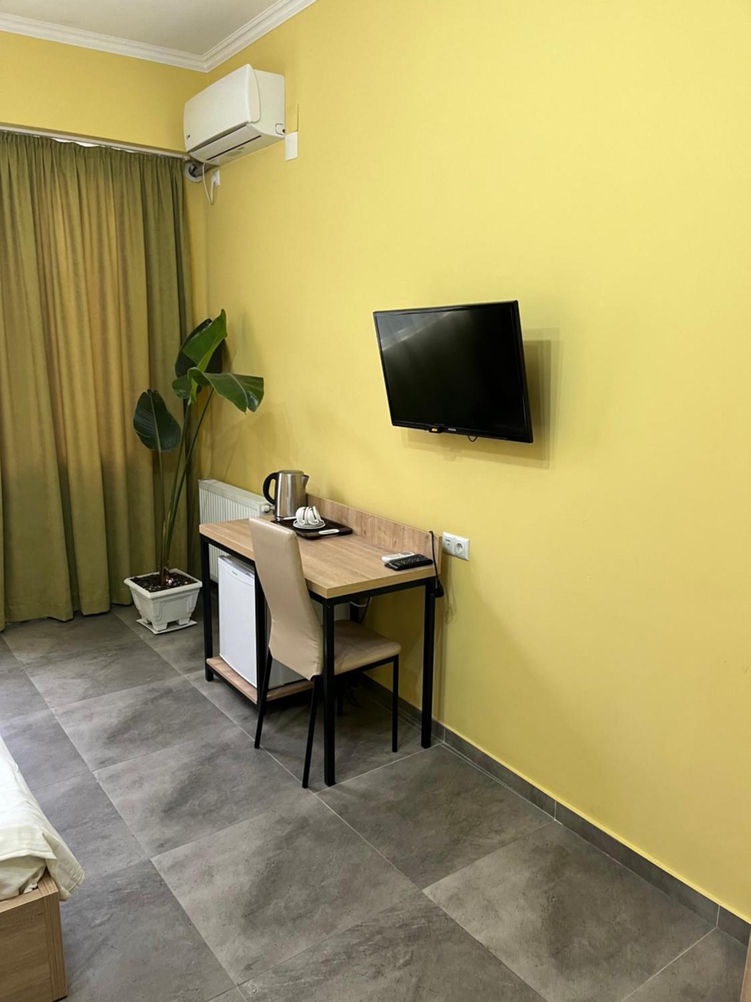 Westay Hotel Тбілісі Екстер'єр фото