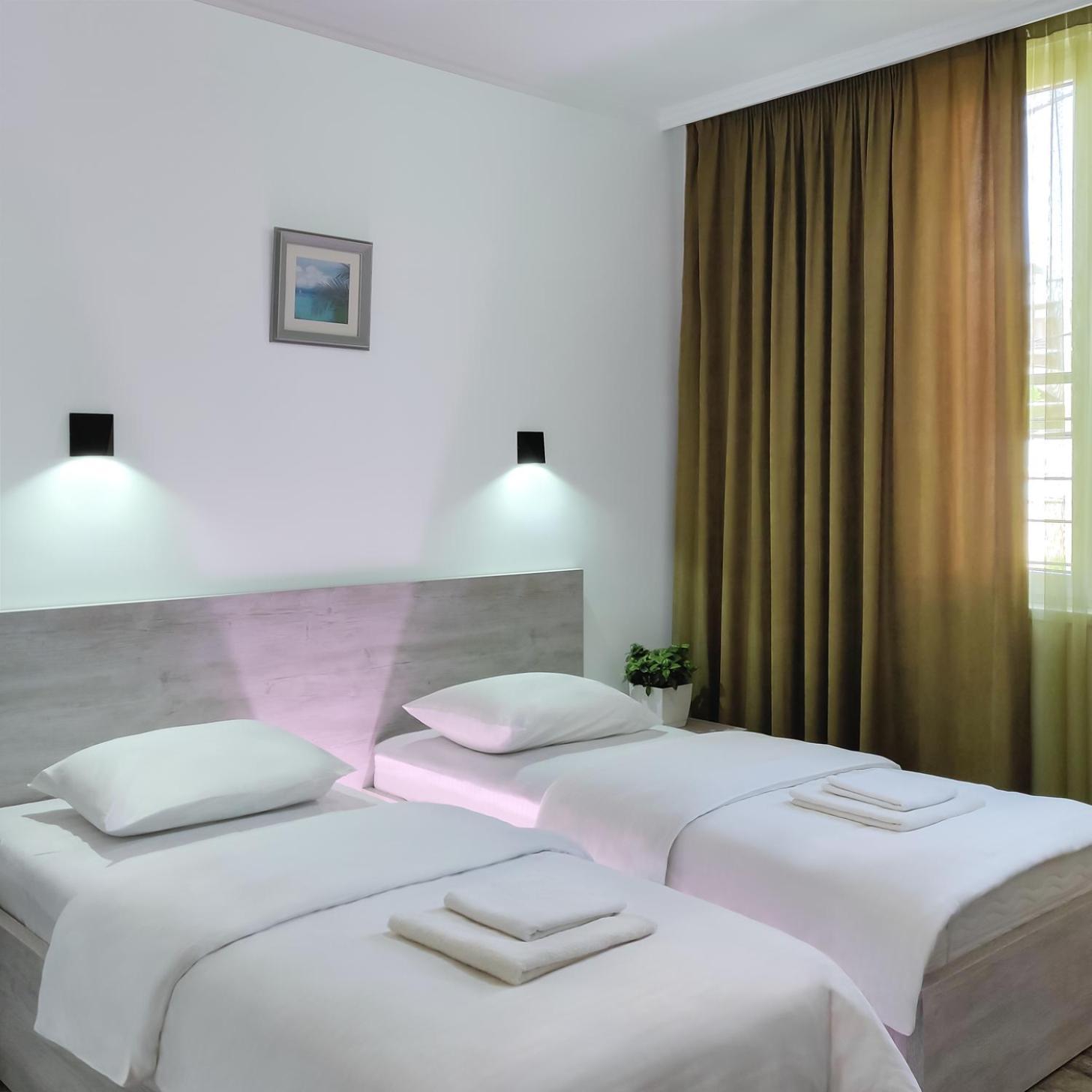 Westay Hotel Тбілісі Екстер'єр фото