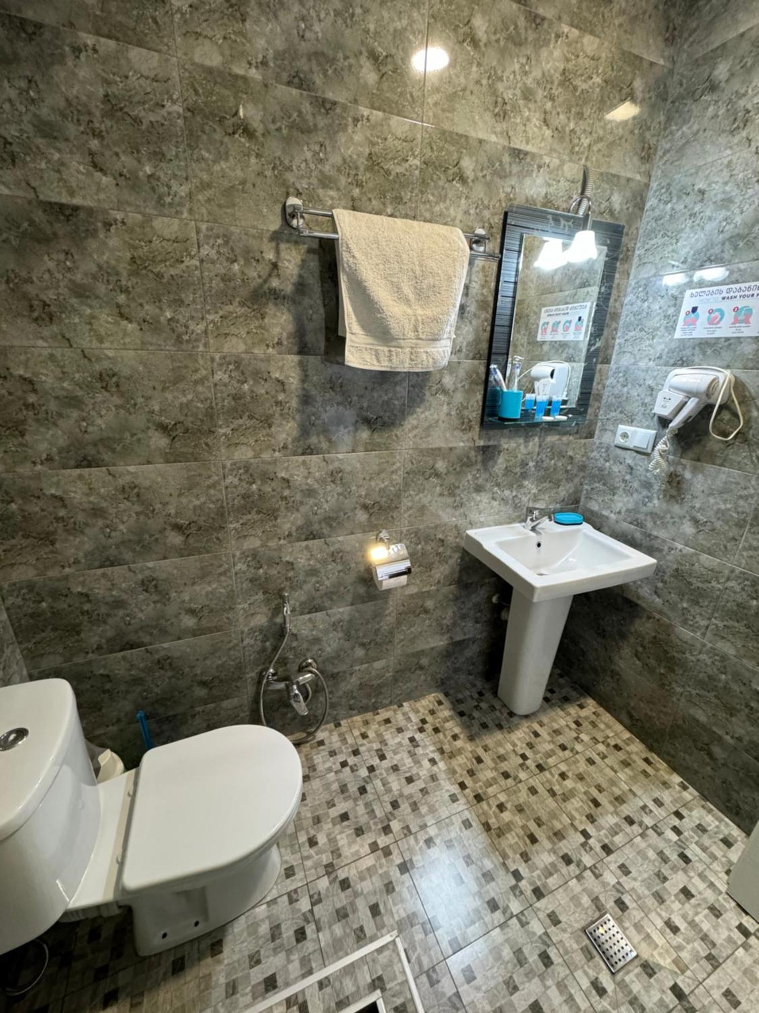 Westay Hotel Тбілісі Екстер'єр фото