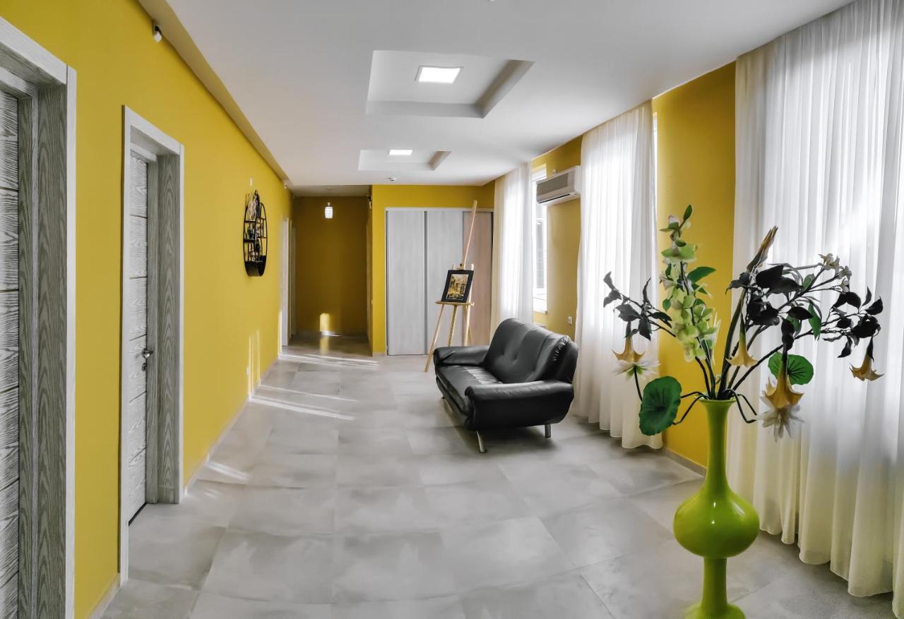 Westay Hotel Тбілісі Екстер'єр фото