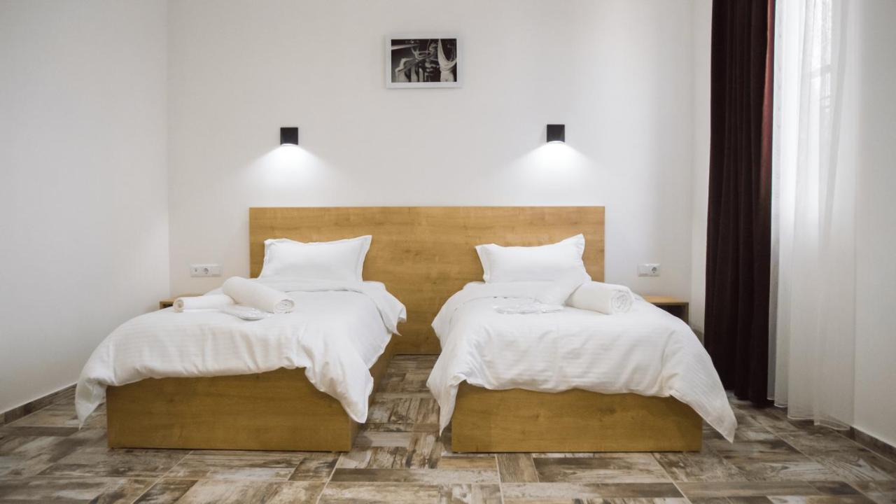 Westay Hotel Тбілісі Екстер'єр фото